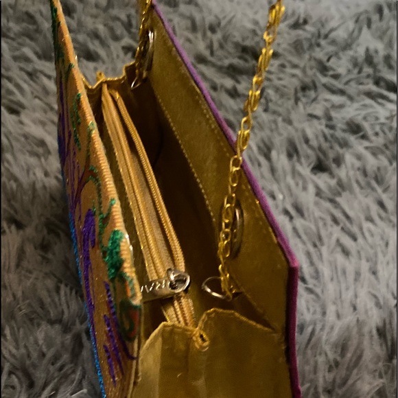 Paithani style handbag/clutch with gold and pink details from India - Picture 8 of 11